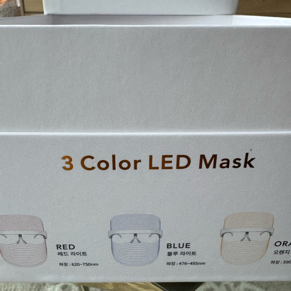 Ingear 3 Color LED Mask - Red - Picture 3 of 3